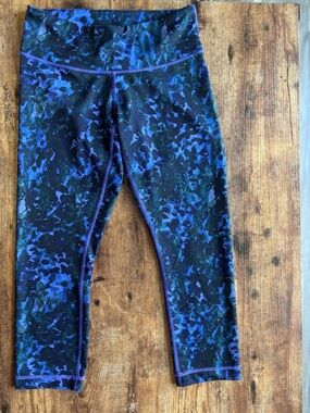 Lululemon crop bundle - 2 pair size 6